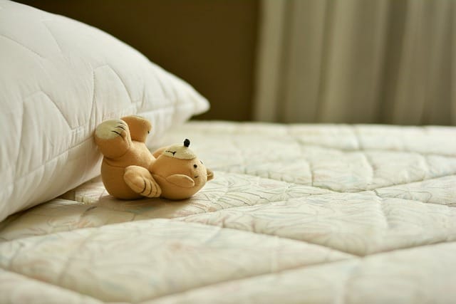 Maak van de kinderkamer een avontuurlijke plek met een steigerhouten bed